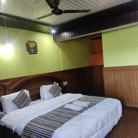 Hotel Deepraj, กอซานี ภายนอก รูปภาพ