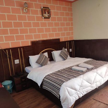 Hotel Deepraj, กอซานี ภายนอก รูปภาพ