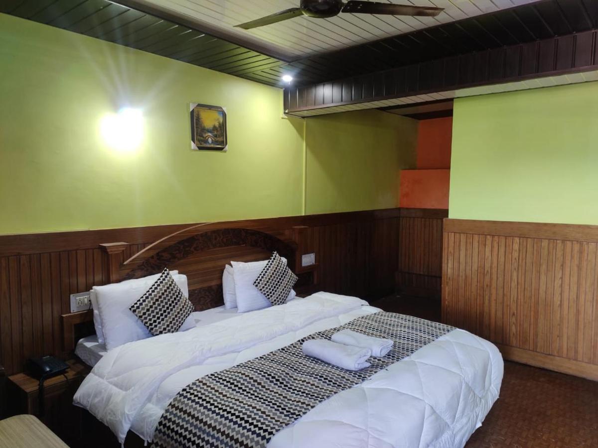 Hotel Deepraj, กอซานี ภายนอก รูปภาพ