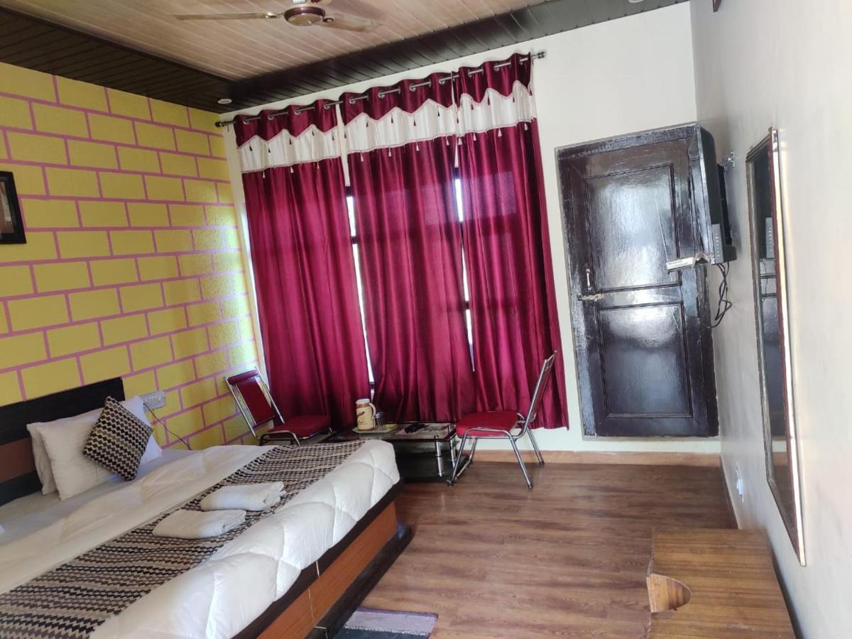 Hotel Deepraj, กอซานี ภายนอก รูปภาพ