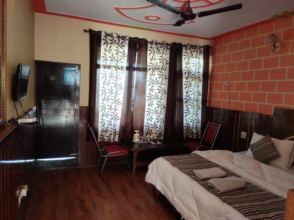 Hotel Deepraj, กอซานี ภายนอก รูปภาพ