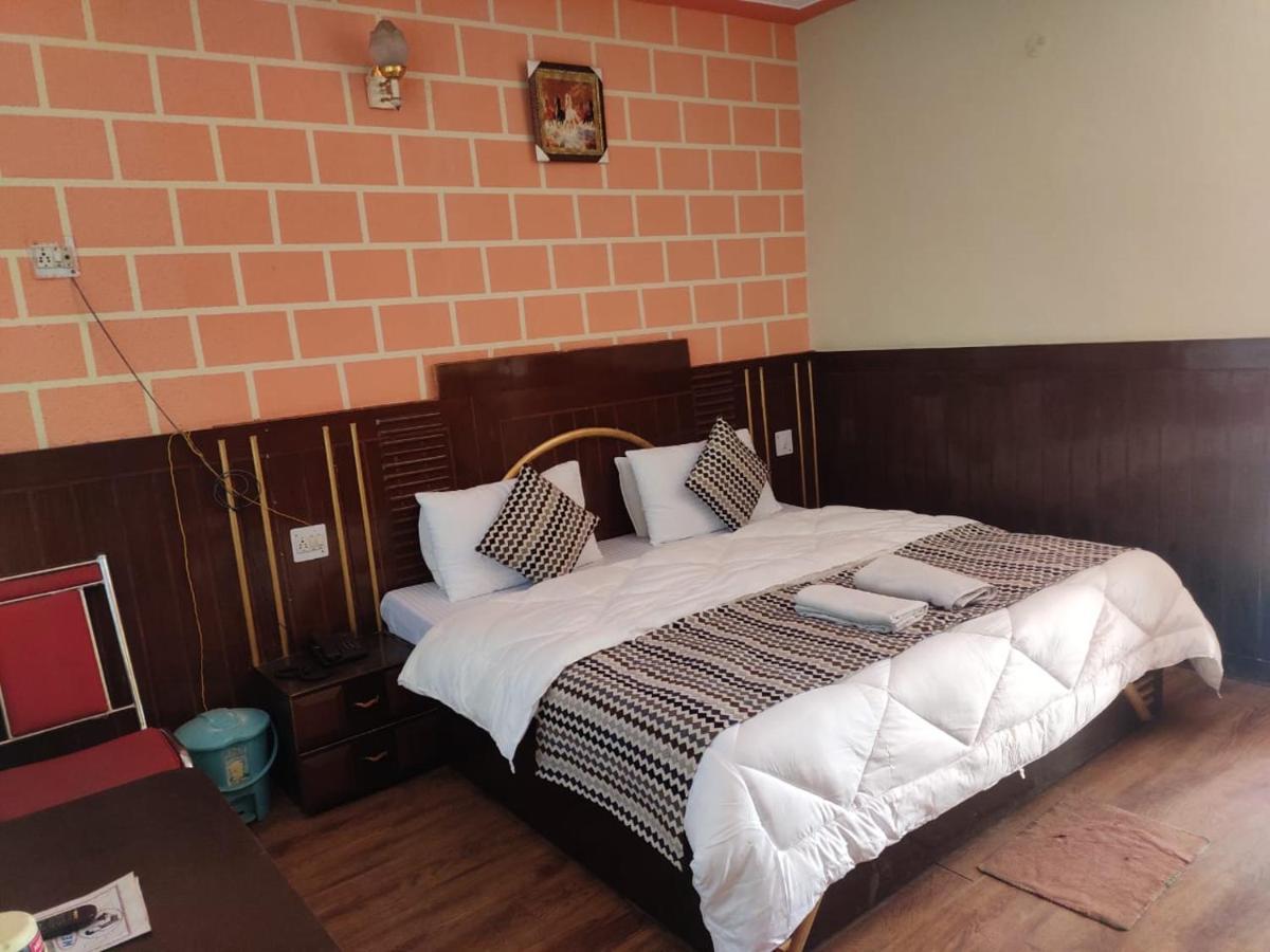 Hotel Deepraj, กอซานี ภายนอก รูปภาพ
