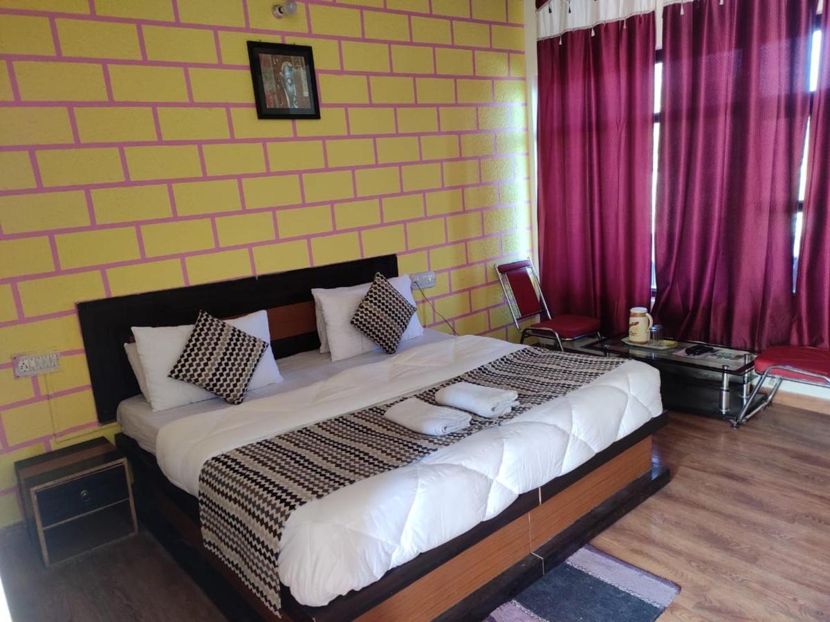 Hotel Deepraj, กอซานี ภายนอก รูปภาพ