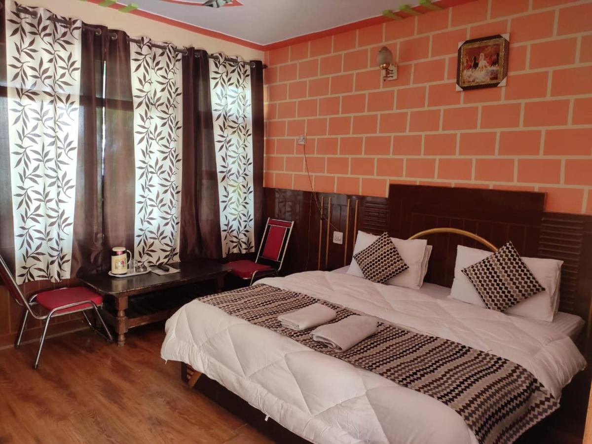 Hotel Deepraj, กอซานี ภายนอก รูปภาพ