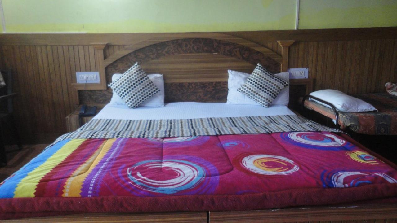 Hotel Deepraj, กอซานี ภายนอก รูปภาพ
